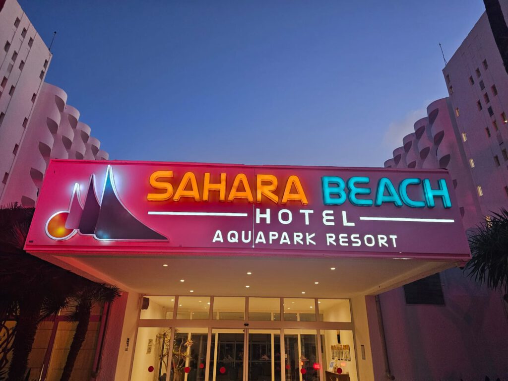 Sahara Beach AquaPark Resort in Tunesien: Familienhotel in Monastir mit Aquapark, mehreren Pools, Strand, Animation und zahlreichen Freizeitangeboten. Persönliche Eindrücke aus unserem Familienurlaub 2026.